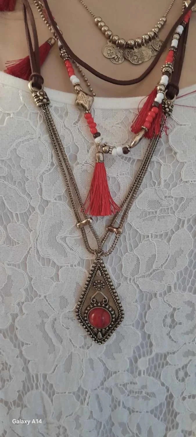 Colar Boêmio, vermelho e dourado envelhecido, com pompons – photo 3